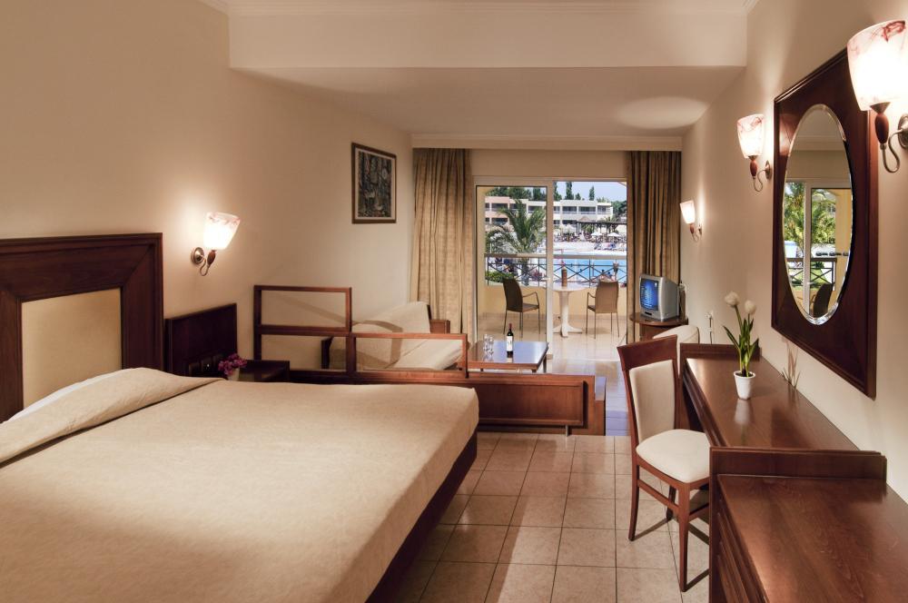 Kipriotis Maris Suites Psalidi  Rom bilde