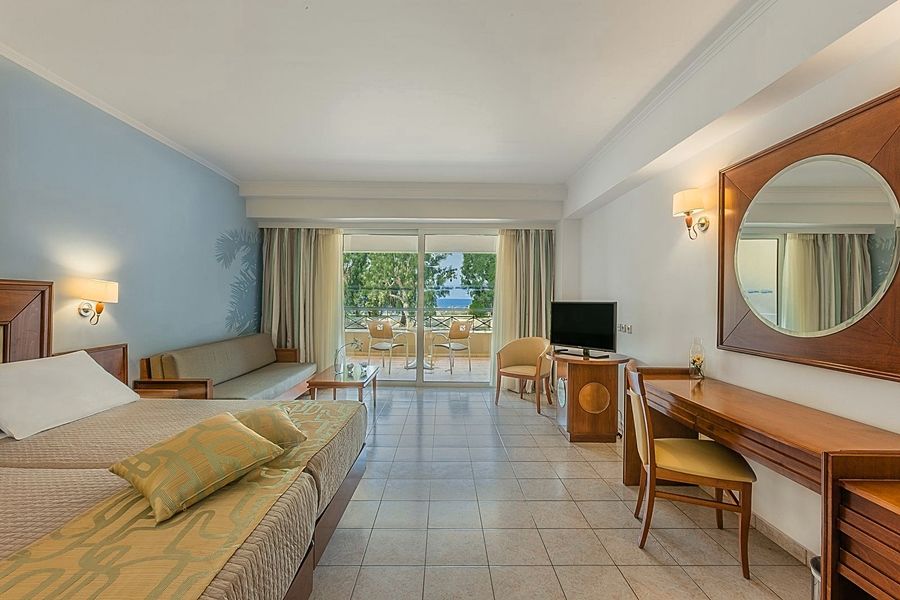 Kipriotis Maris Suites Psalidi  Eksteriør bilde